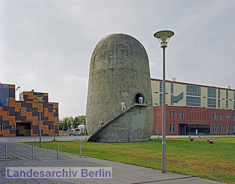 Trudelwindkanal im Wissenschaftszentrum für Technologie und Gewerbepark in Adlershof (Berlin-Treptow), September 2009